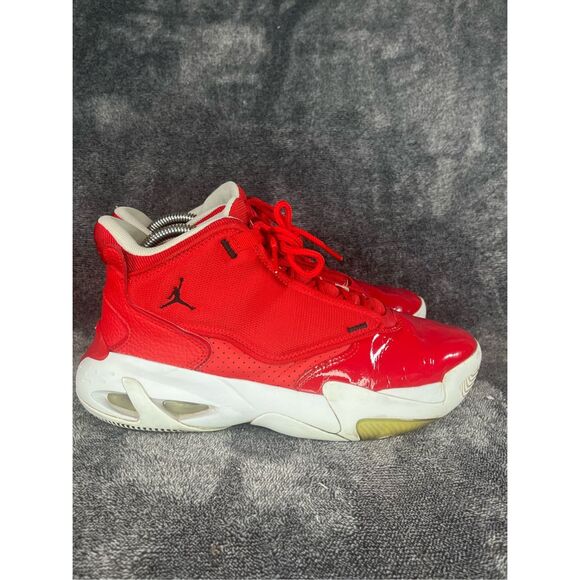 Nike Jordan Max Aura 4 University Basketball Shoes Kid Size 7Y/ Women size 8.5 - Picture 3 of 8